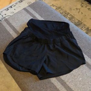 Maternity running shorts